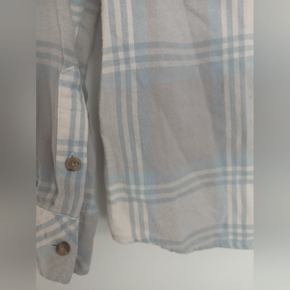Plaid Button-Up Shirt in Gray and Blue - Picture 4 of 5